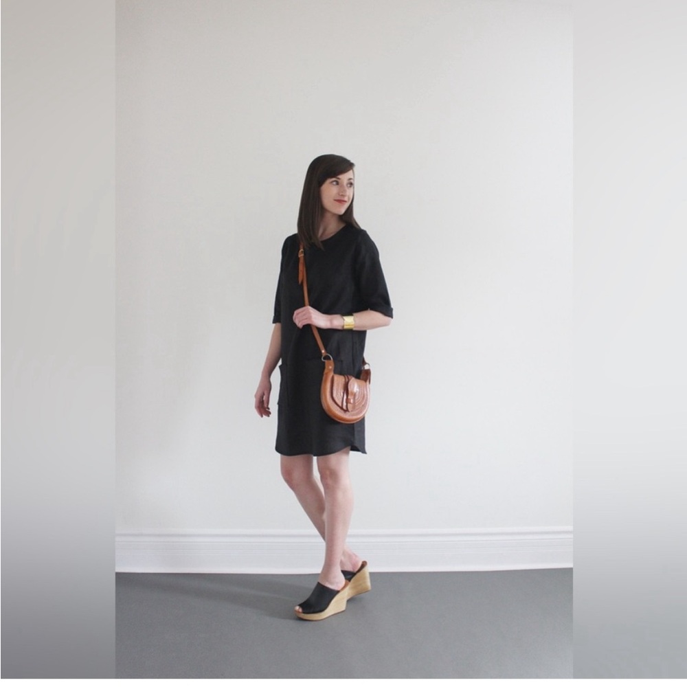 Pine and Smith Clothiers
Linen XS tunic dress